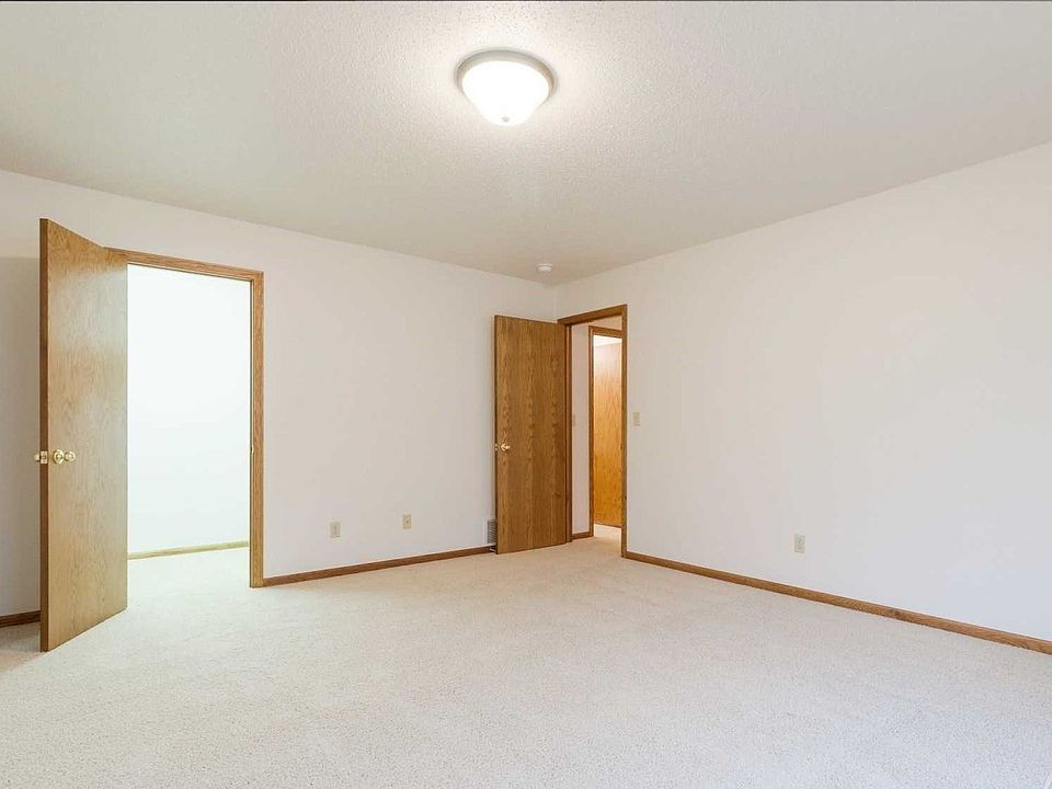 2nd image of 3025 40th Ave S #2B-1BA-1371SQFT