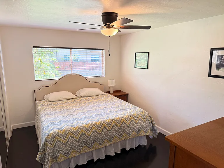 Bedroom 2: King Bed