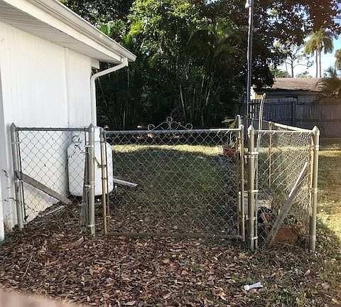 4th image of 3856 La Palma St