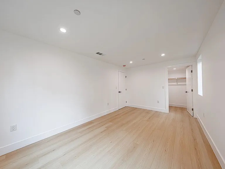 2026 Luxury 3, 4 & 5 Bed Townhomes — Photo 41