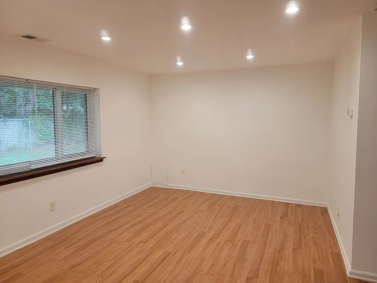 284 Storm Dr #285 — Photo 2