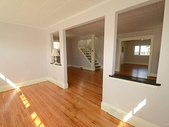 2nd image of 470 Taunton Pl
