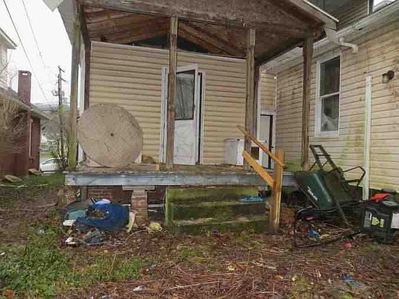 3rd image of 314 Chandler Ave #316