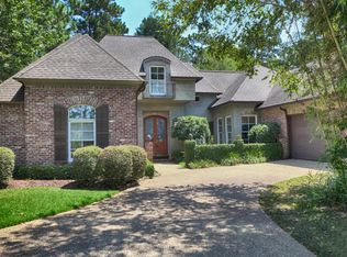 4 Golf Club Rd, Hattiesburg, MS 39402