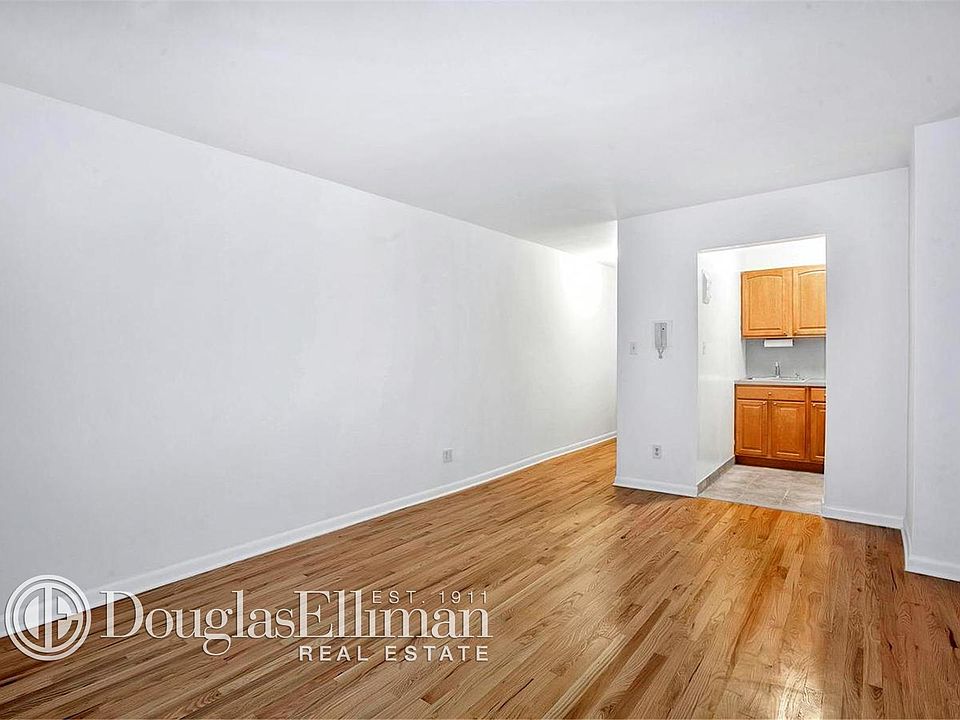 2nd image of 315 W 55th St APT 2A