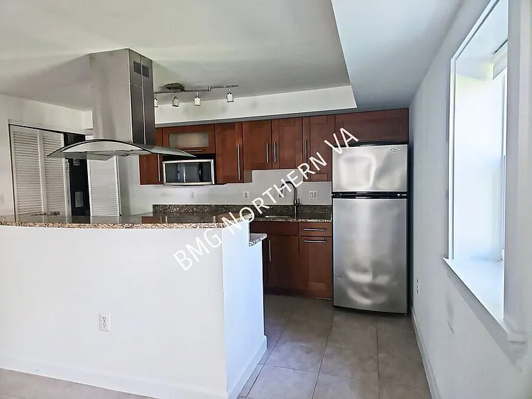 1127 N Stuart St #1 — Photo 8