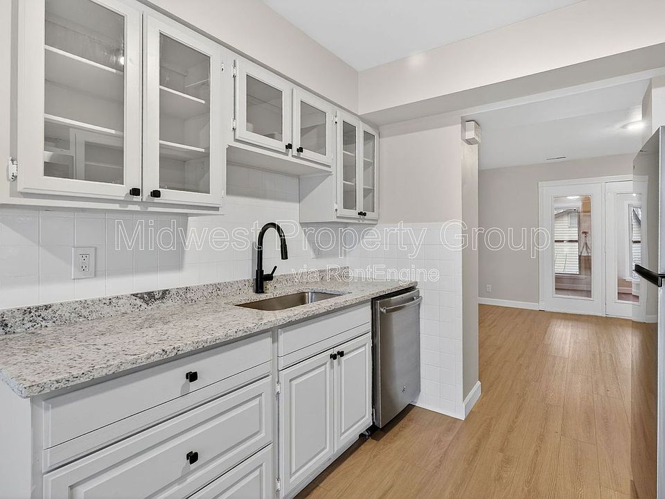 1st image of 90 Sutters Mill Rd