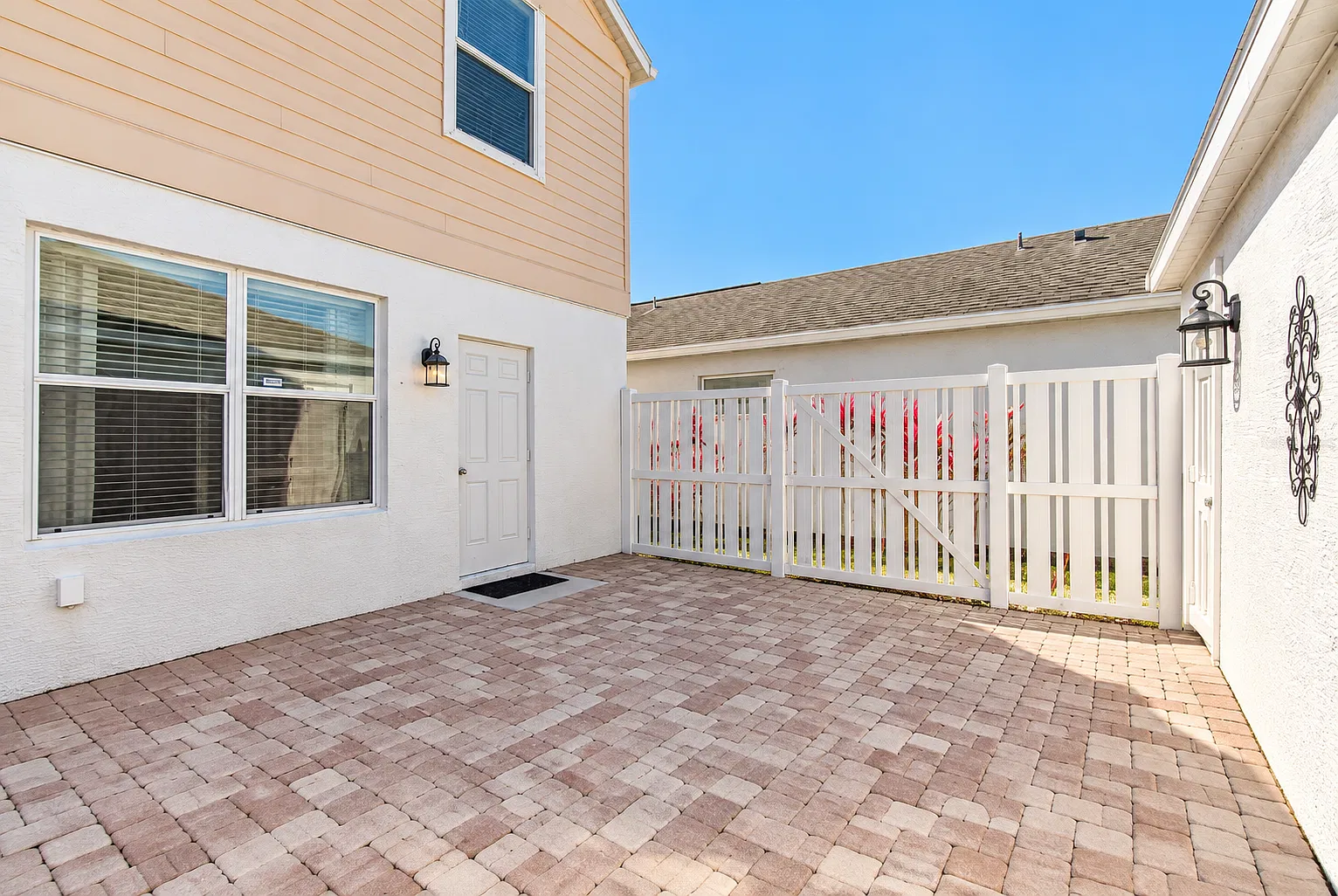 3 bed, 1680 sqft, $2,700 — Photo 4