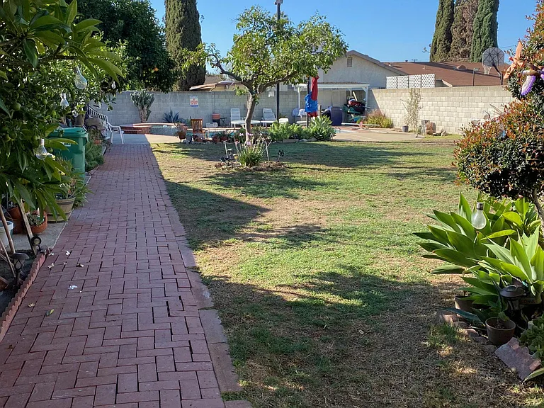Walkway to pool
