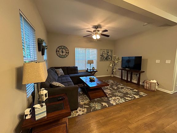 4th image of 115 Lookout Point Pl