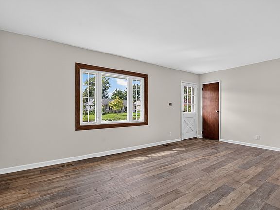 5th image of 527 Sherwood Dr