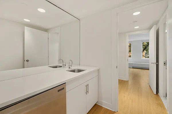 Rented by MNS | media 27