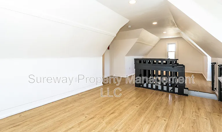 228 Greenwich Ave — Photo 19