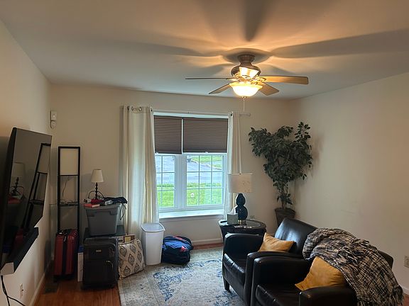 4th image of 1166 Oxford Cir
