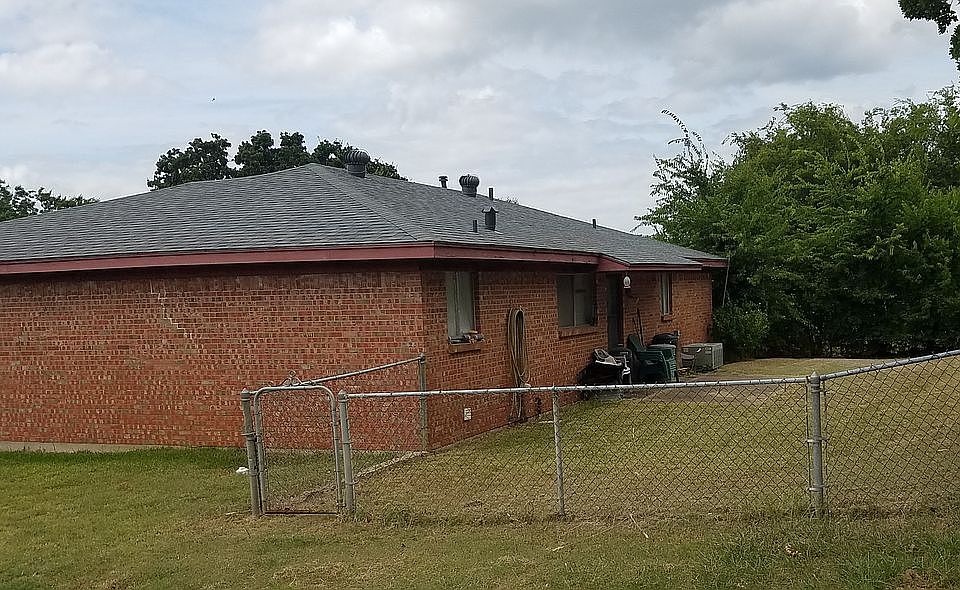 2nd image of 1241 Carla Dr