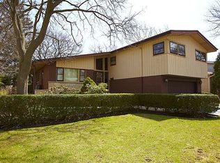 412 Brookside Dr, Wilmette, IL