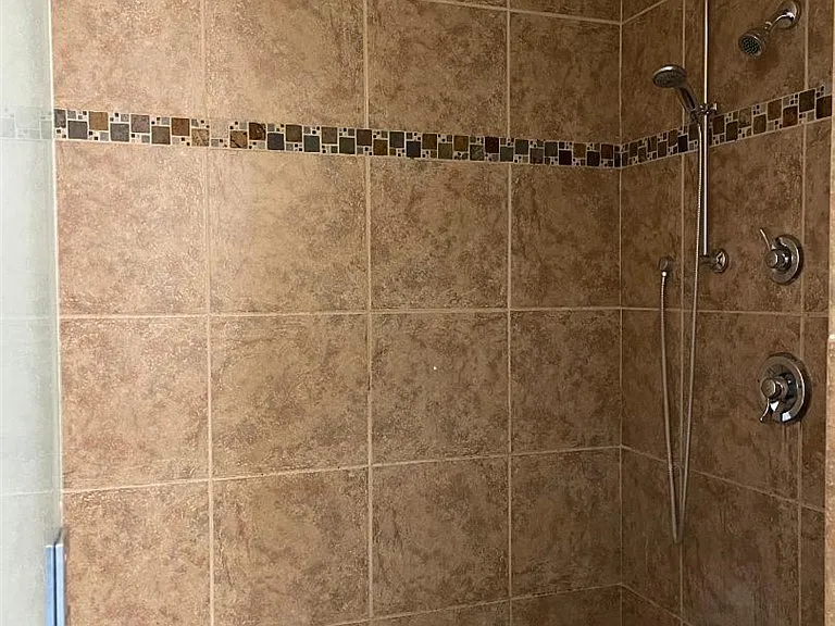 5905 April Ln — Photo 25