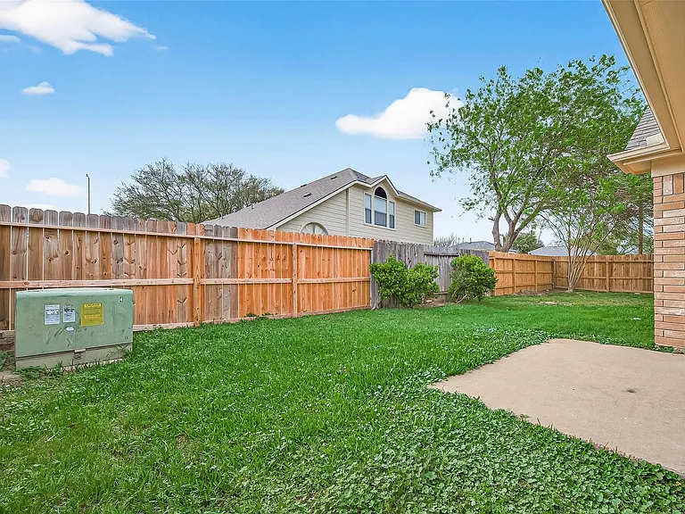 3135 Silver Cedar Trl — Photo 43