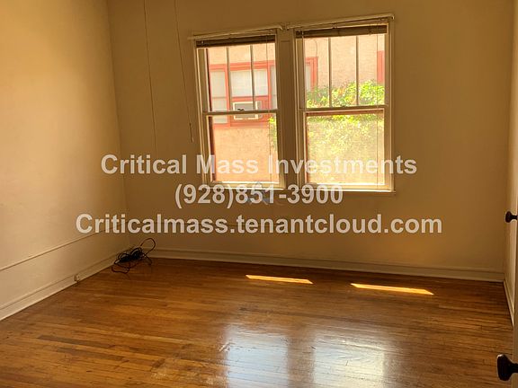 2nd image of 403 W Oak St