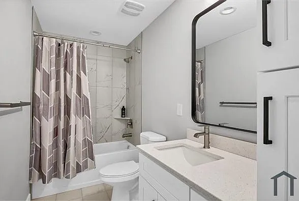3 bed, 1234 sqft, $2,050 — Photo 4