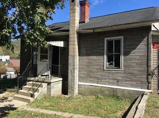 303 Circleview Dr, Pax, WV 25904