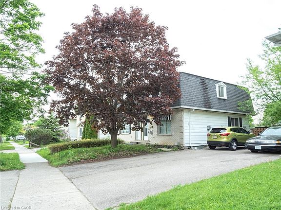 4th image of 74 Lillian Dr #B