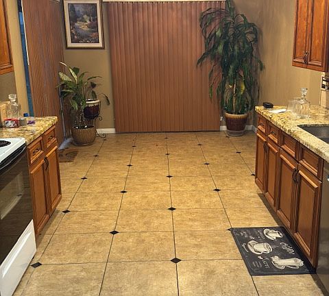 Kitchen & Dining Room