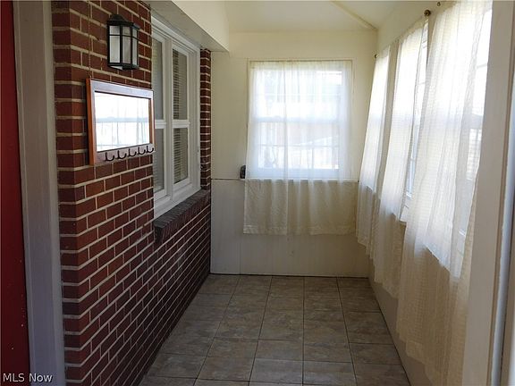3rd image of 4134 Brooke St