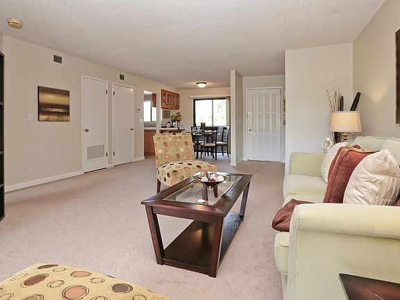 4th image of 1001 E Evelyn Ave #152