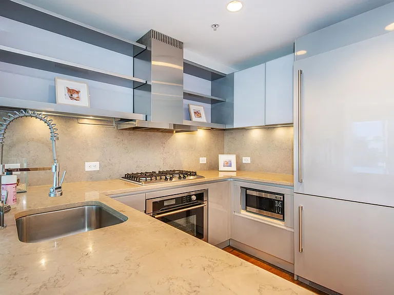 77 Hudson St #1701R — Photo 9