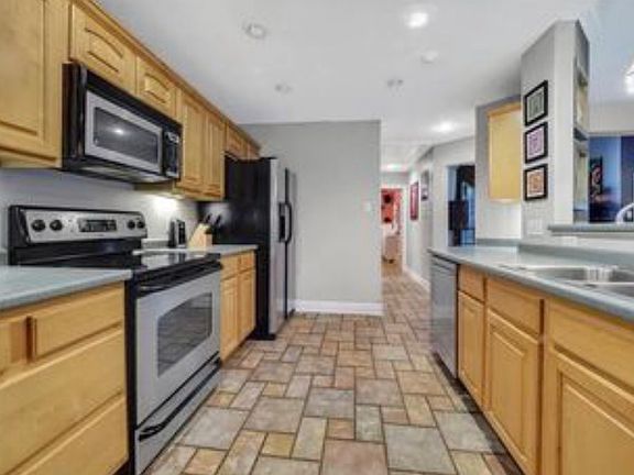 4th image of 35466 Garden Dr
