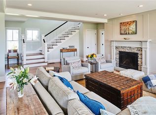 210 Explorer Dr N, Saunderstown, RI 02874