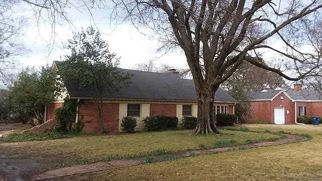3 bed, 2.5 bath, 1738 sqft, $1,600 — Photo 2