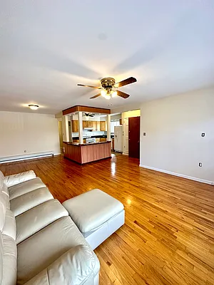 Rented by Luxian International Realty LLC | media 11