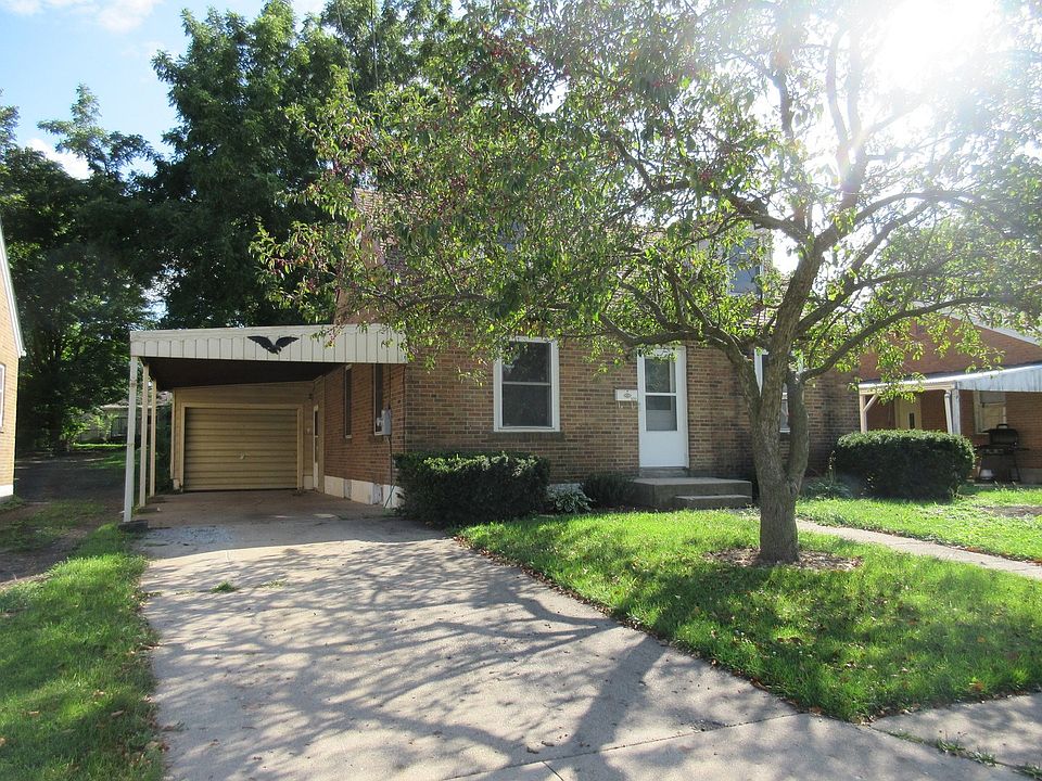 House has a one car garage and a carport--(Use the carport for picnics or entertaining if you want t