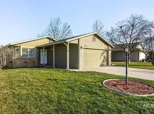 8290 W Clubhouse Ln, Garden City, ID 83714
