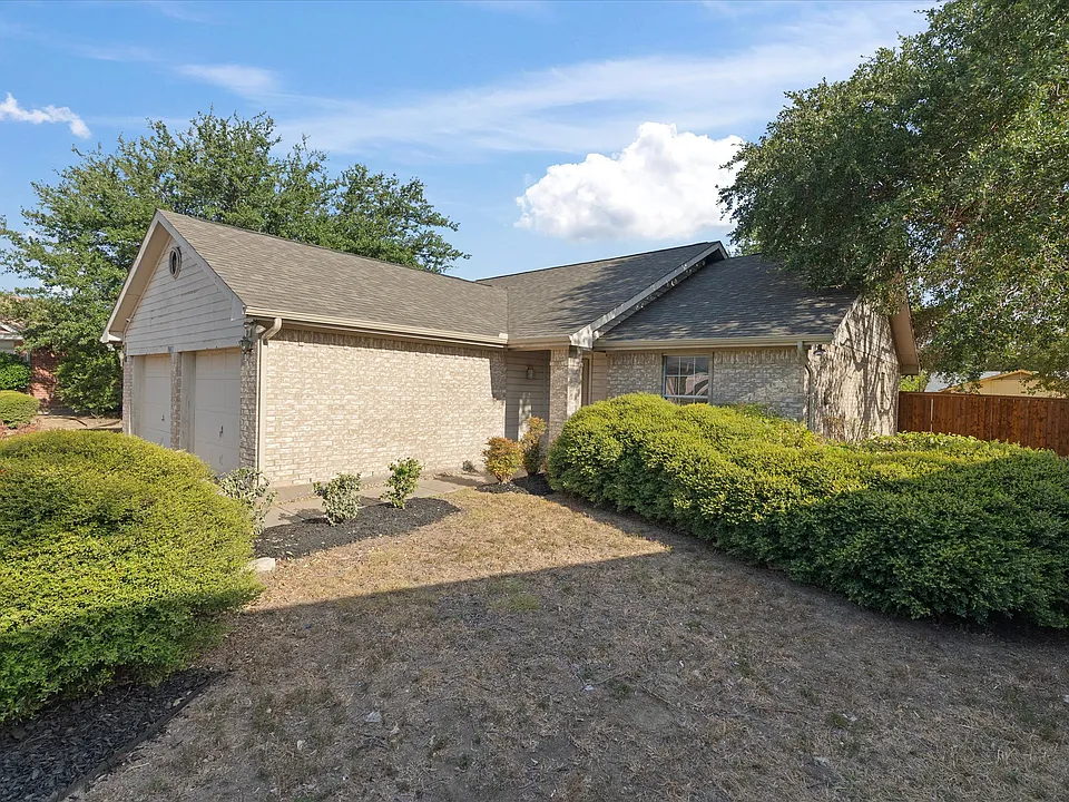 8002 Marielle Cir