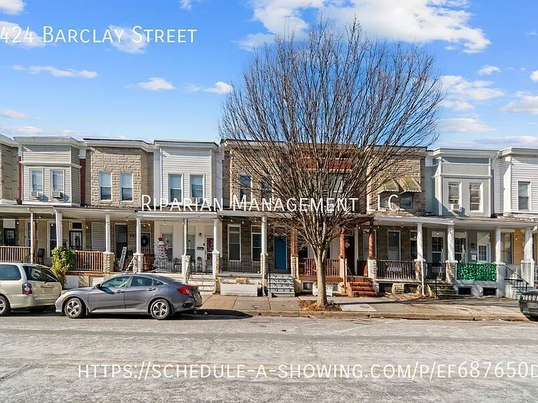 2424 Barclay St — Photo 2
