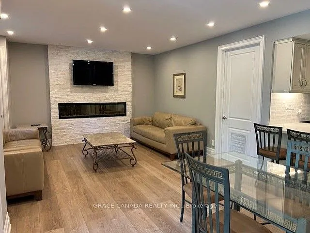 3130 Hines Dr #LOWER — Photo 1