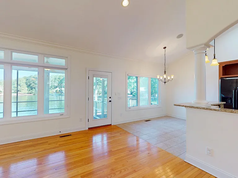 110 Josephs Point — Photo 14