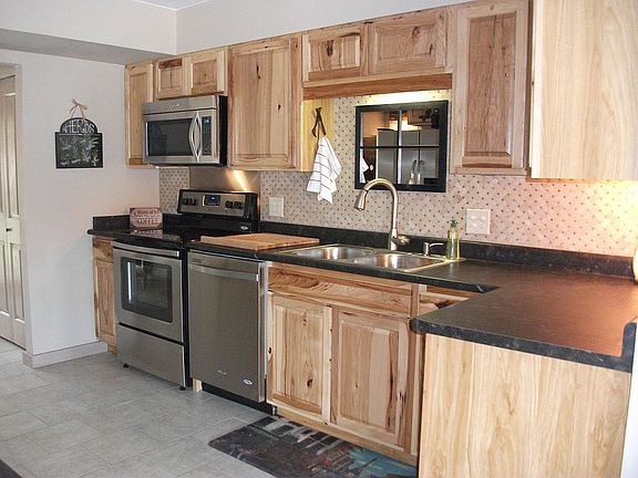 Kitchen Hickory Cabinets 