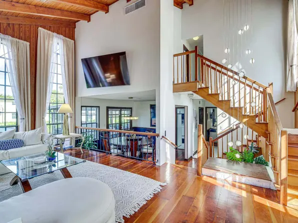 9 Francis St #Id1512345p, Cocoa Beach, FL 32931