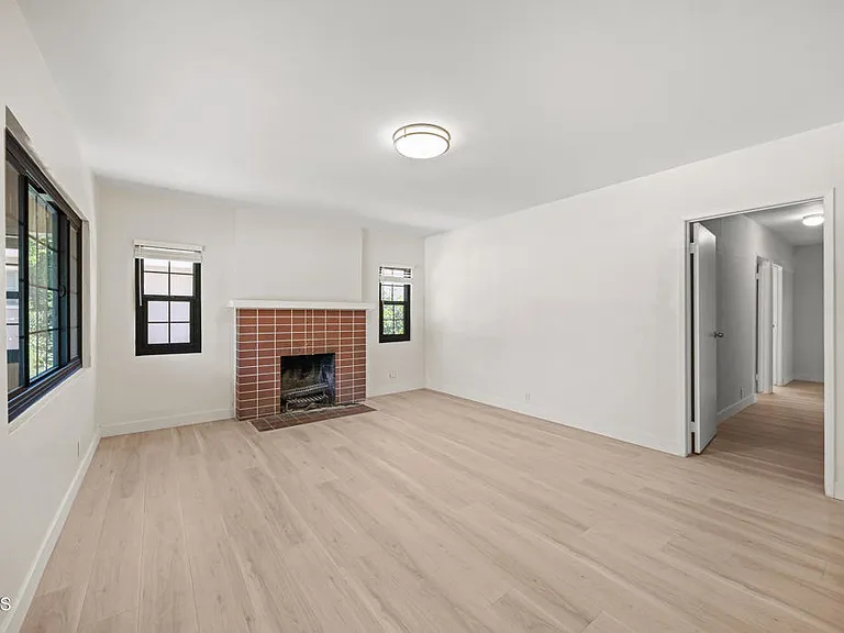 50 S Parkwood Ave — Photo 4