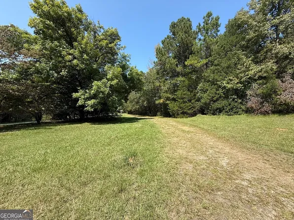 1530 Country Club Dr, Elberton, GA 30635