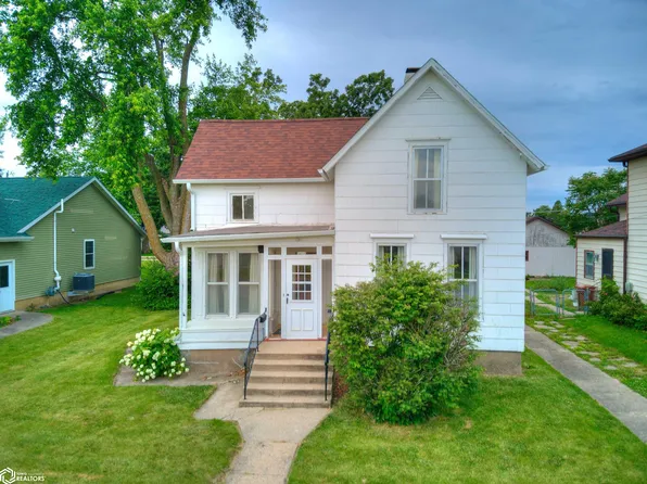 1031 Spring St, Grinnell, IA 50112