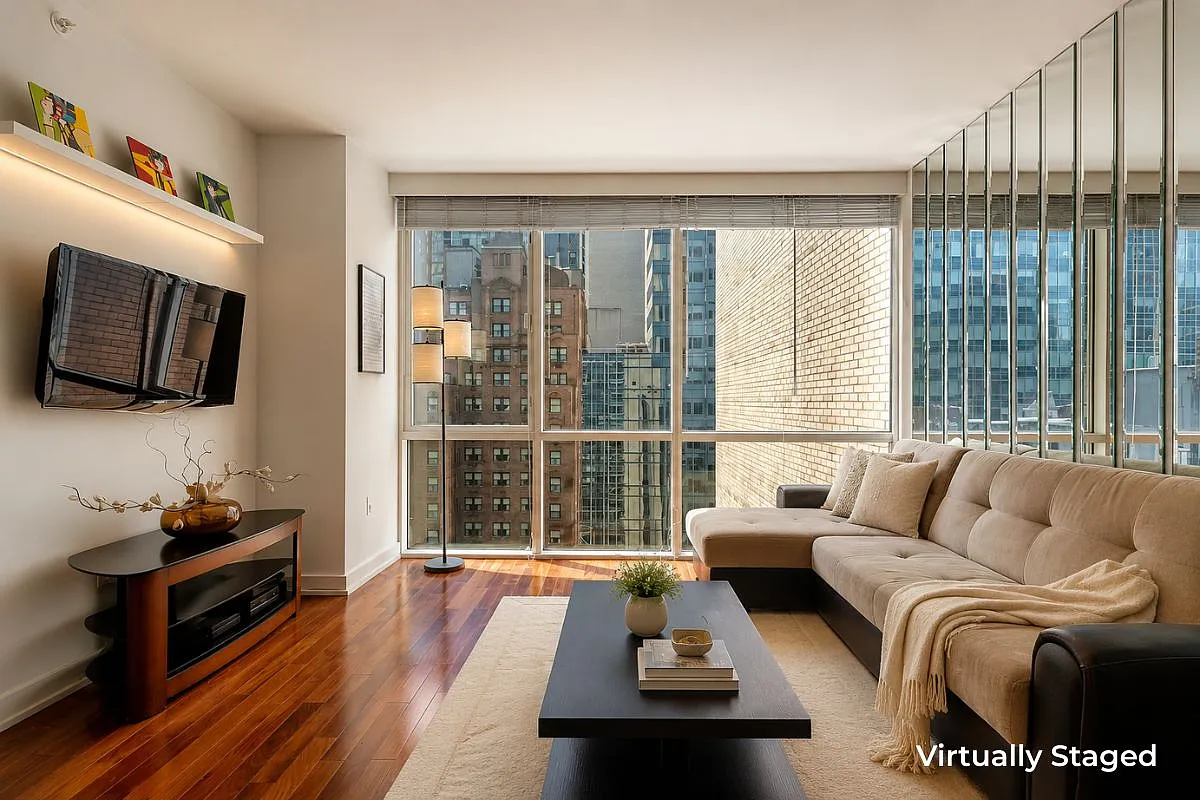 60 East 55th Street — Photo 2