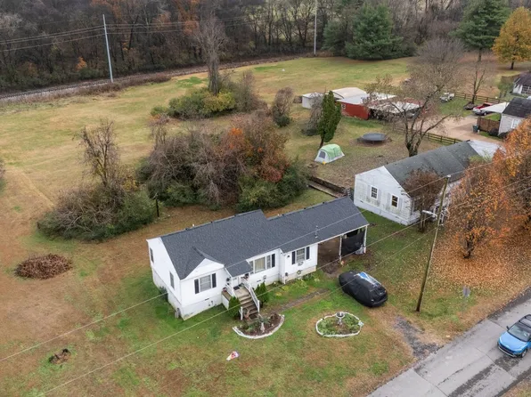 4252 Woods St, Old Hickory, TN 37138