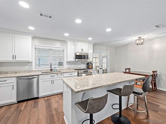 4th image of 301 Candlewood Dr