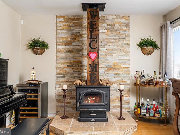 4th image of 387 Chesterfield Jacobstown Rd