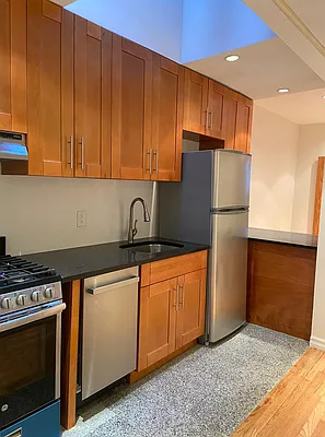 Rented by The Bracha Group | media 9